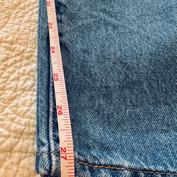 Levi's High Rise Medium Wash Distressed Blue Jeans - Picture 6 of 11